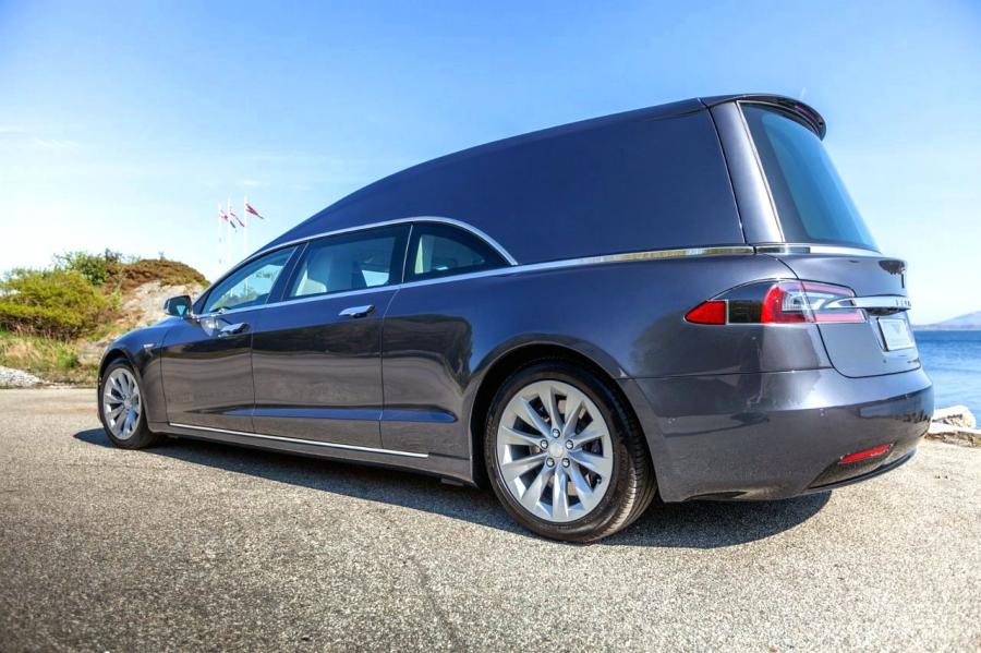  Tesla Model S 75D Begravelsesbil 2018 года  (NO) (фото 9 из 12)